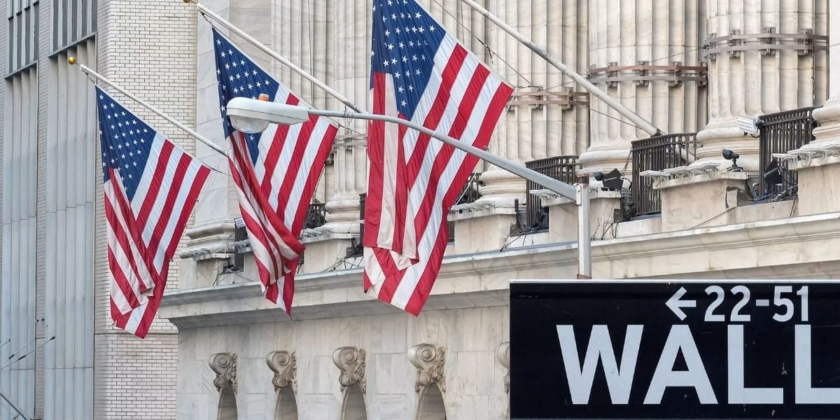 Wall Street Banks Deploy AI in Daily Operations, Boost Productivity